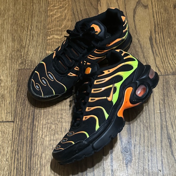 Nike Air Max Plus 'Black Volt Total Orange' Sneakers - Picture 1 of 15
